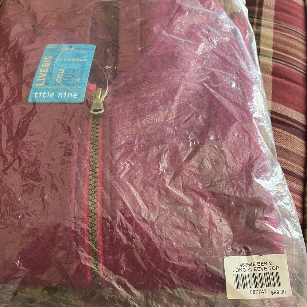 Title IX hoody. Medium. NWT - Picture 8 of 8